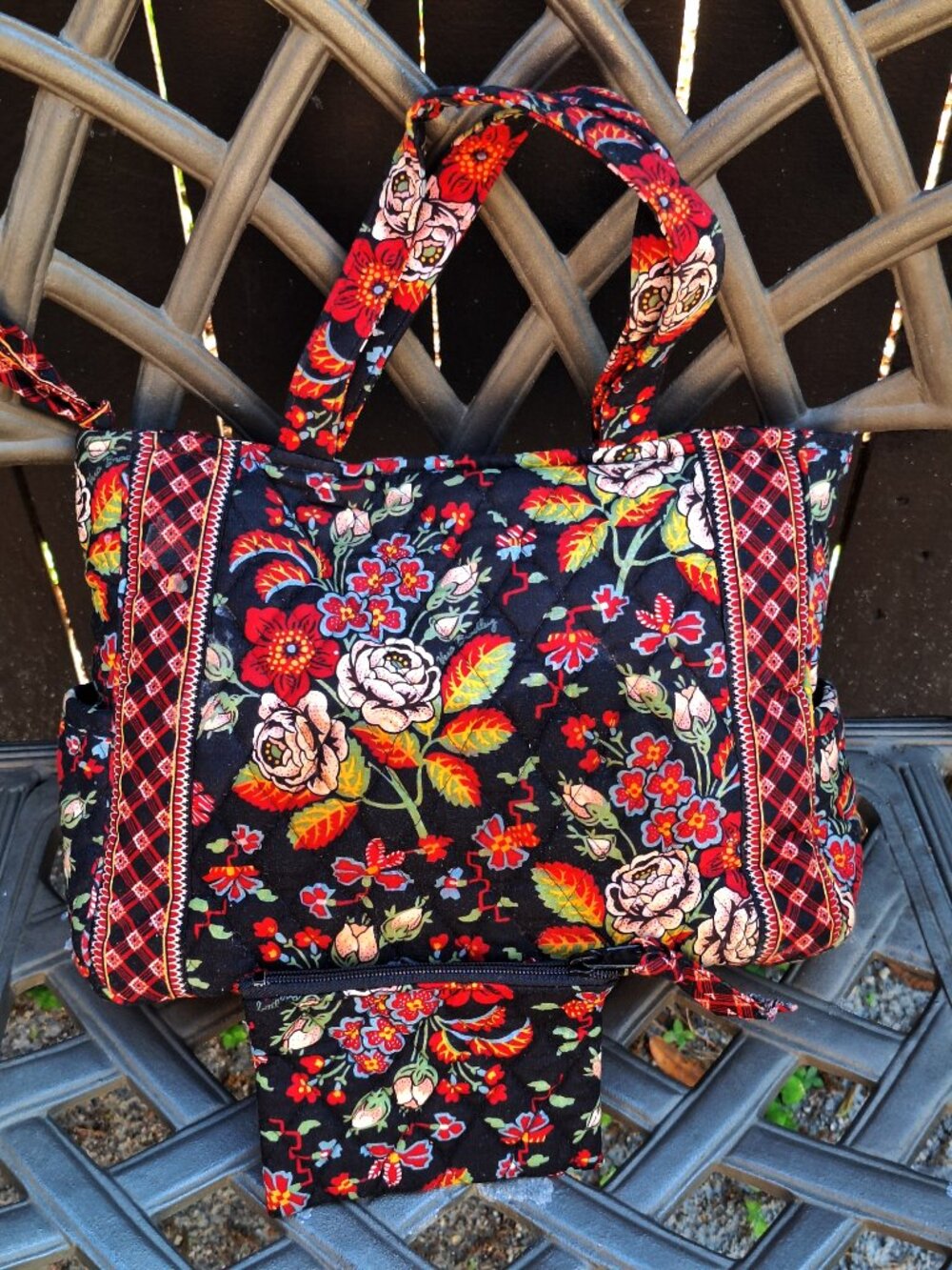 Vera Bradley Retired Anastasia  Hampton Black Bag Rose Floral